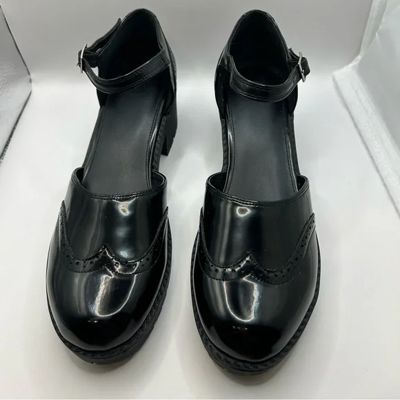 Urban Outfitters Black Patent Leather Wingtip Chunky Heel Mary Janes | Size 10 - Picture 5 of 12